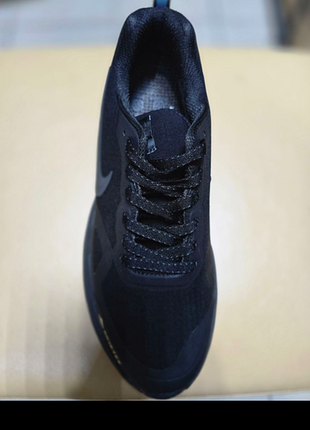 Кроссовки от бренда nike 3