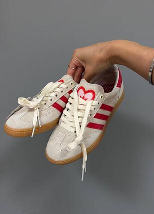 Кроссовки adidas spezial valentines day