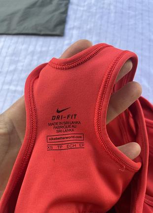 Топ спортивний nike 4