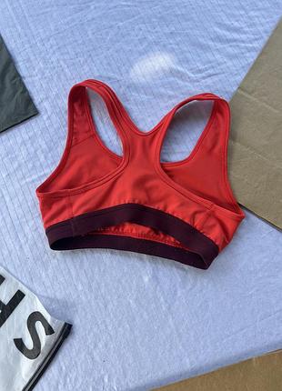 Топ спортивний nike 3