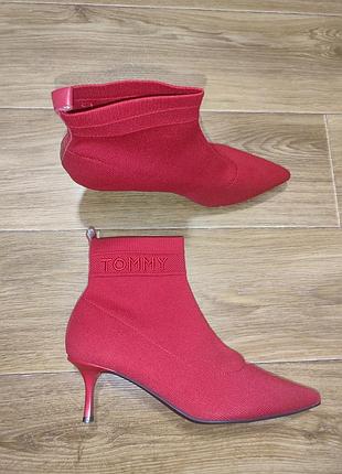 Ботинки женские Tommy hilfiger р.39-40