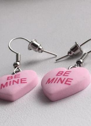 Сережки-сердечка рожеві з написаом be mine милі сережки сердечка 2