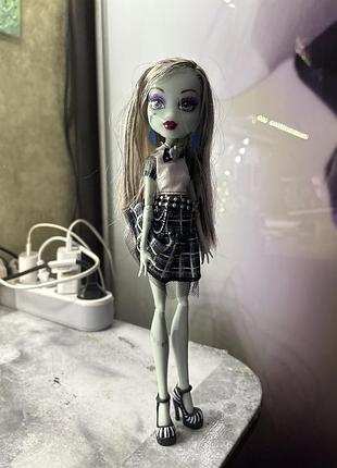 Лялька для дівчинки mattel monster high френкі штейн інтерактивна