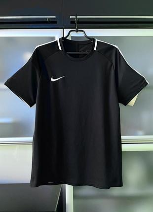 Nike оригінал чоловіча футболка з поліе тру