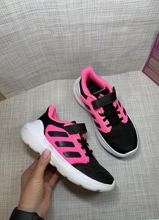 Оригинальные кроссовки на липучке adidas