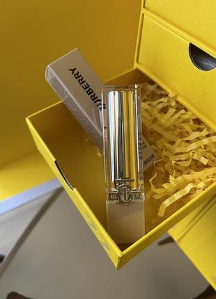 Помада burberry brit shine lipstich 606 rose petal