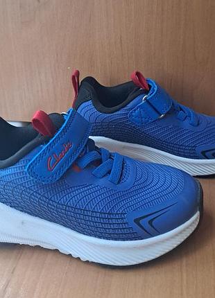 Кроссовки оригинальные clarks p24