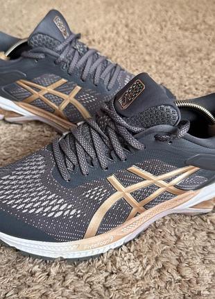 Жіночі кросівки asics gel-kayano 26