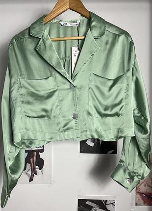 Zara сатинова вкорочена сорочка з накладними кишенями