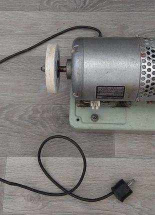 Наждак на базе коллекторного двигателя veb elektromotorenwerk eggesin ddr typ 1146.9