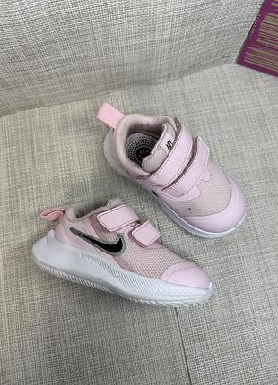 Оригвнальні кросівки nike дівчинка на липучці