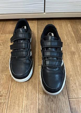 Кросівки adidas 5