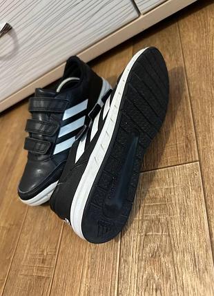 Кросівки adidas 9