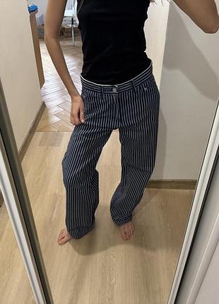 Жіночі джинси pull and bear сині в білу смужку