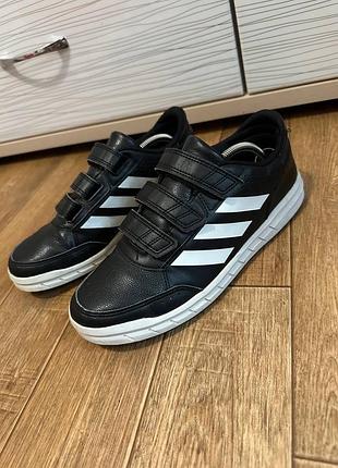 Кросівки adidas