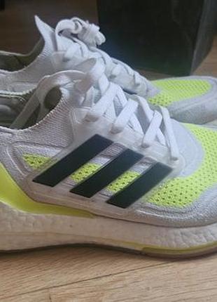 Кросівки чоловічі adidas ultraboost білі з салатовим
