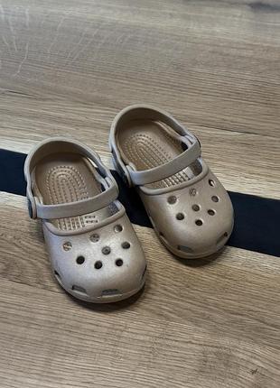 Дитячі шльопанці crocs дівчачі літні бежеві 14,5 см