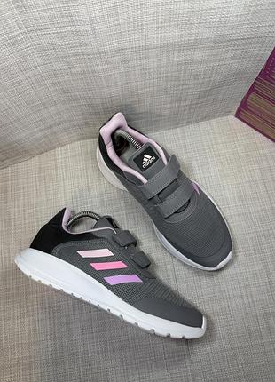 Оригінальні кросівки adidas на липучці