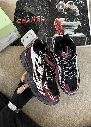 Off-white right back burgundy 3