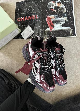 Off-white right back burgundy 5