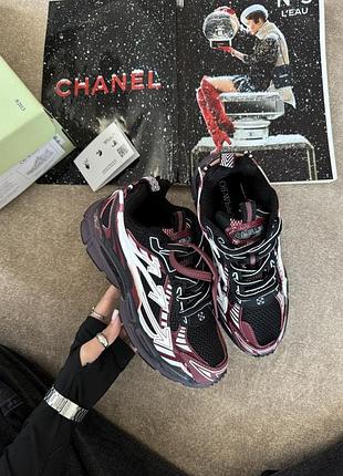 Off-white right back burgundy 2