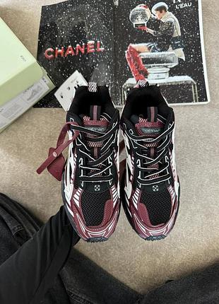 Off-white right back burgundy 4