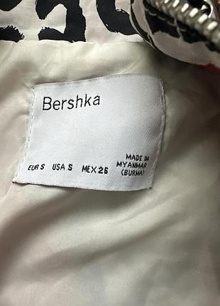 Укорочена куртка bershka 3