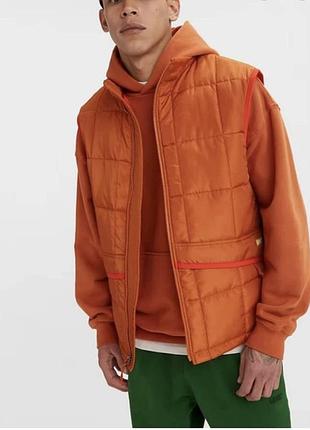 Чоловічий жилет levi’s помаранчевий стьобаний l, xl