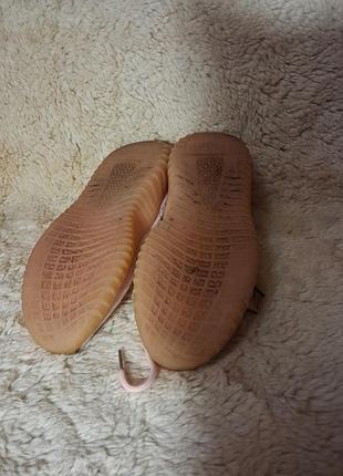 Продам детские кроссовки 3