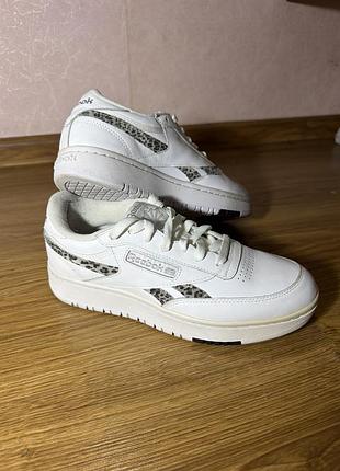 Кросівки жіночі reebok білі з леопардовим принтом