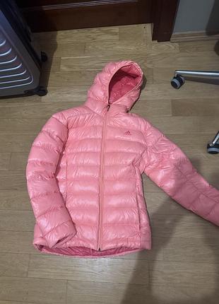 Жіноча куртка-пуховик adidas рожева