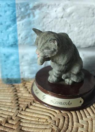 Винтажная коллекционная фигурка серого кота «cat by leonardo»