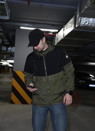 👕 moncler logo-embroidered windbreaker jacket black/green m