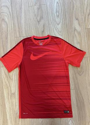 Чоловіча спортивна  футболка nike dri-fit