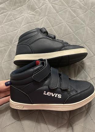 Кросівки для хлопчика levi’s темно-синього кольору, розмір 34, устілка 21 см, еко шкіра