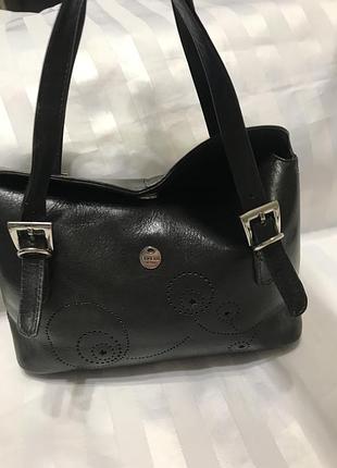 Сумка жіноча fiorelli чорна шкіряна маленька з короткими ручками