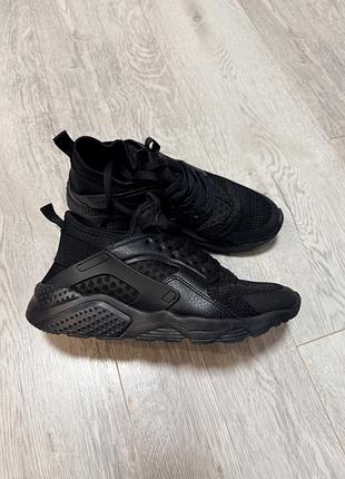 Кросівки чоловічі nike air чорні 39 розмір