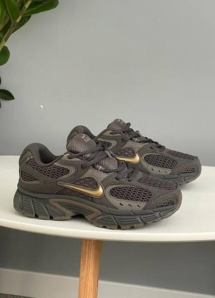 Кросівки унісекс nike v5 rnr brown