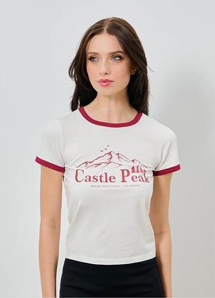 Футболка жіноча коротка біла з принтом castle peak