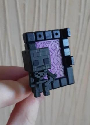 Фігурка kinder joy minecraft чорний скелет з порталом рідкісна
