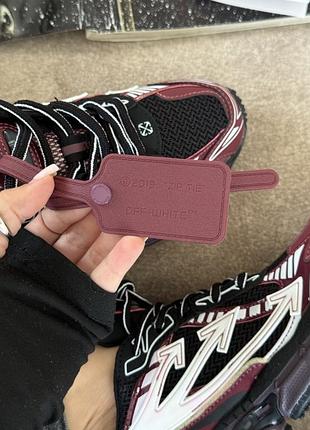 Off-white right back burgundy 10