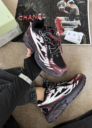 Off-white right back burgundy 5