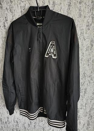 Вітровка adidas.
