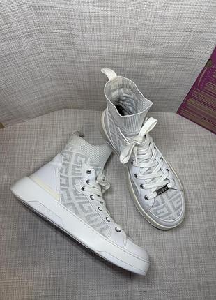Оригінальні кросівки високі тканинні guess