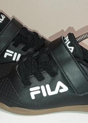 Фірмові супер легкі кросівки fila.