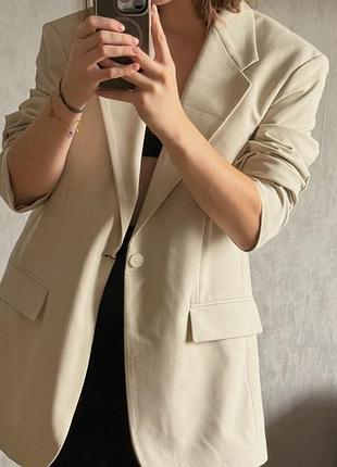 Жіночий молочний піджак zara oversized