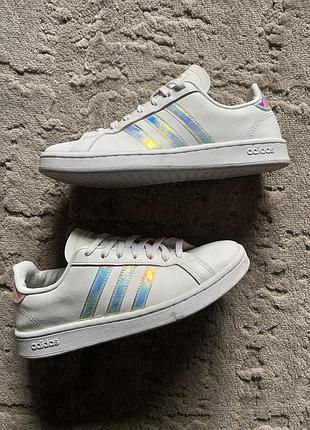 Оригінальні кеди adidas