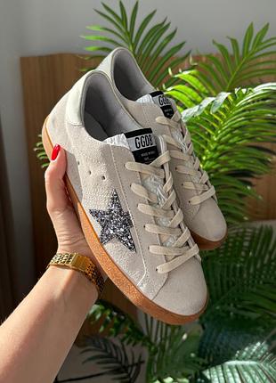 Замшевые кеды golden goose super-star sneakers in pearl with glitter star