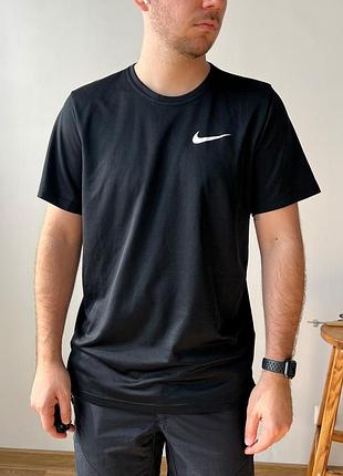 Чоловіча спортивна футболка nike dri fit