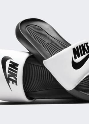 Шльопанці nike капці ідеальний стан р.44,5-45 28,5см устілка